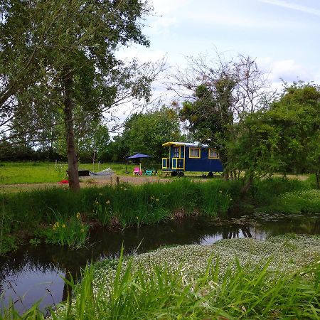 La Roulotte Du Moulin De Palet Villa Baugé Eksteriør bilde